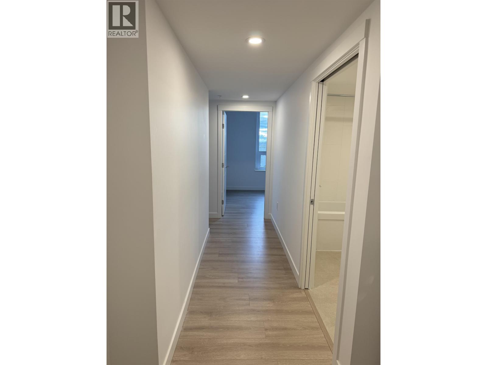 1908 823 CARNARVON STREET, New Westminster