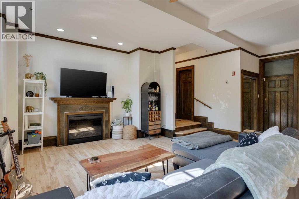 Single Family House for Sale in    Avenue SW Lower Mount Royal Calgary 