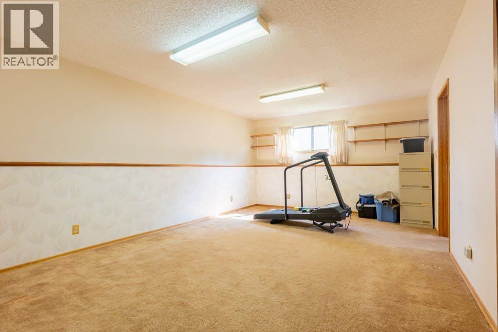 Single Family House Bi-level for Sale in  Iris Court SE Connaught Medicine Hat 