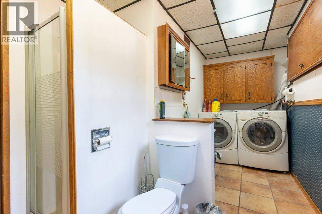 Single Family House Bi-level for Sale in  Iris Court SE Connaught Medicine Hat 