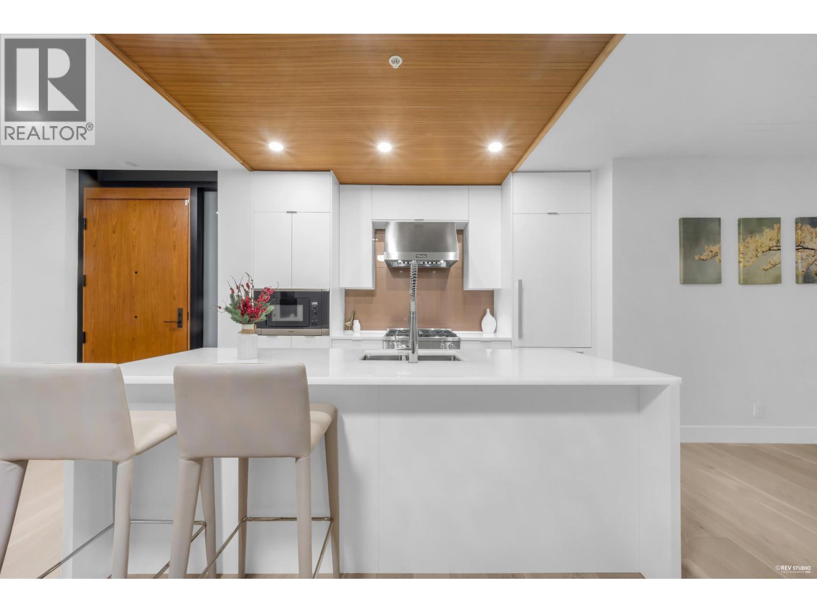 101 6699 NELSON AVENUE, West Vancouver