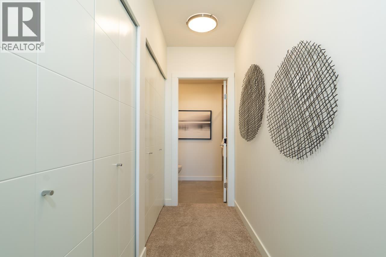 403 108 E 8TH STREET, North Vancouver