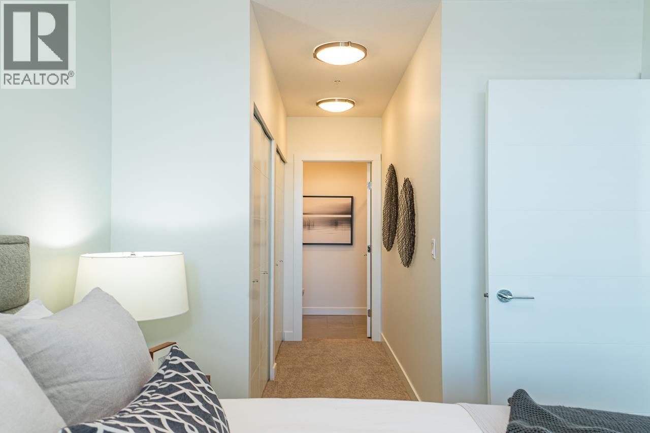 403 108 E 8TH STREET, North Vancouver