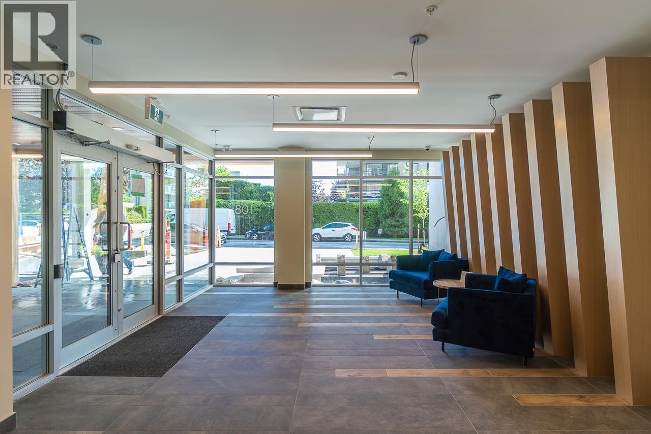 403 108 E 8TH STREET, North Vancouver