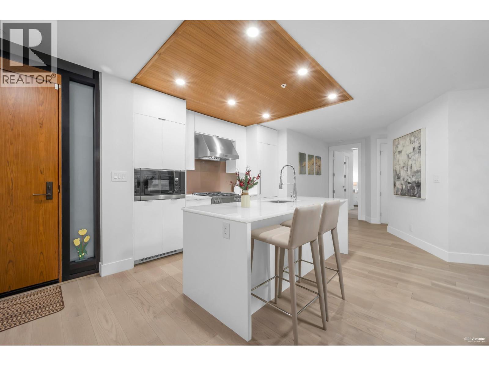 101 6699 NELSON AVENUE, West Vancouver