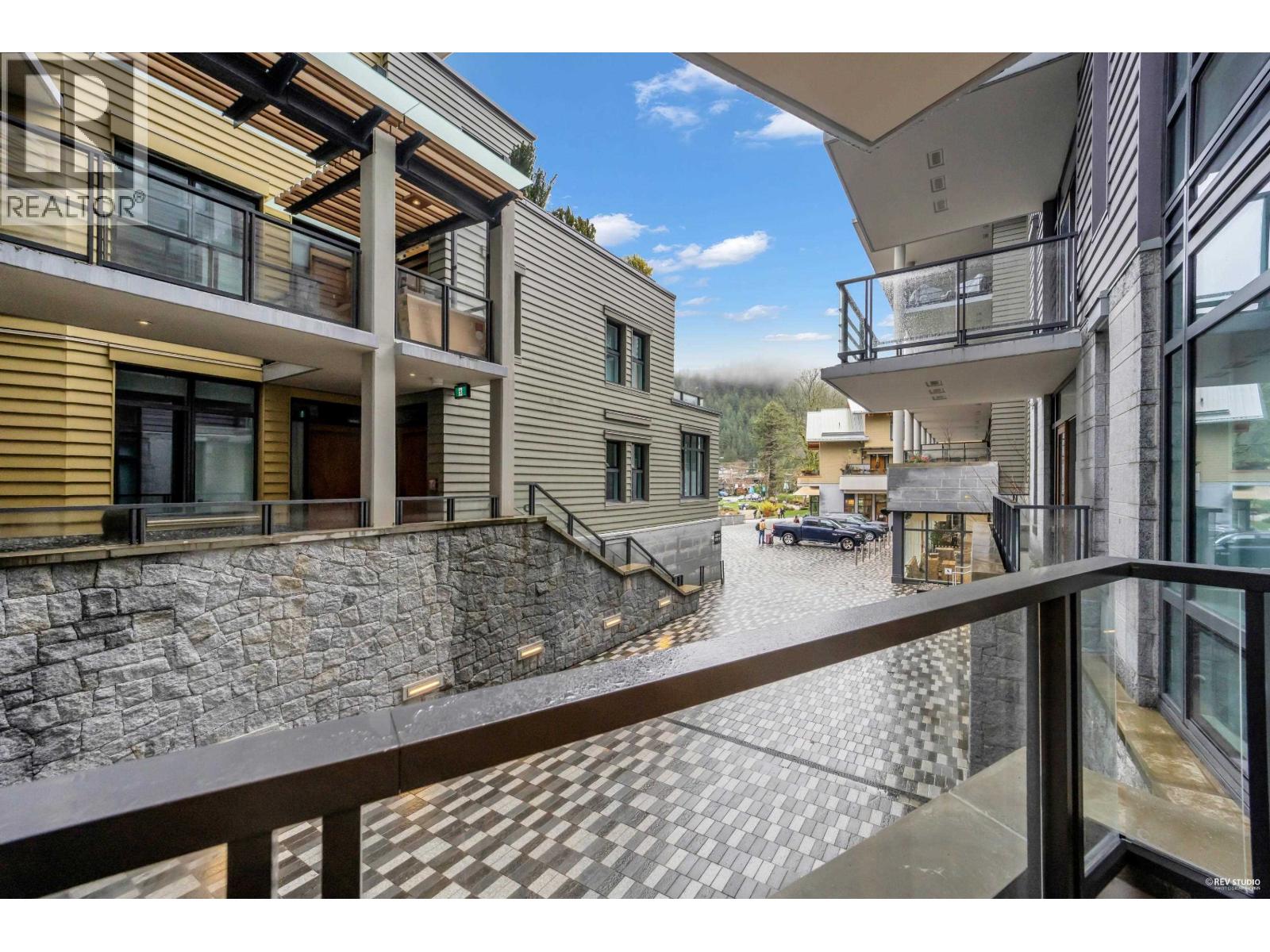 101 6699 NELSON AVENUE, West Vancouver