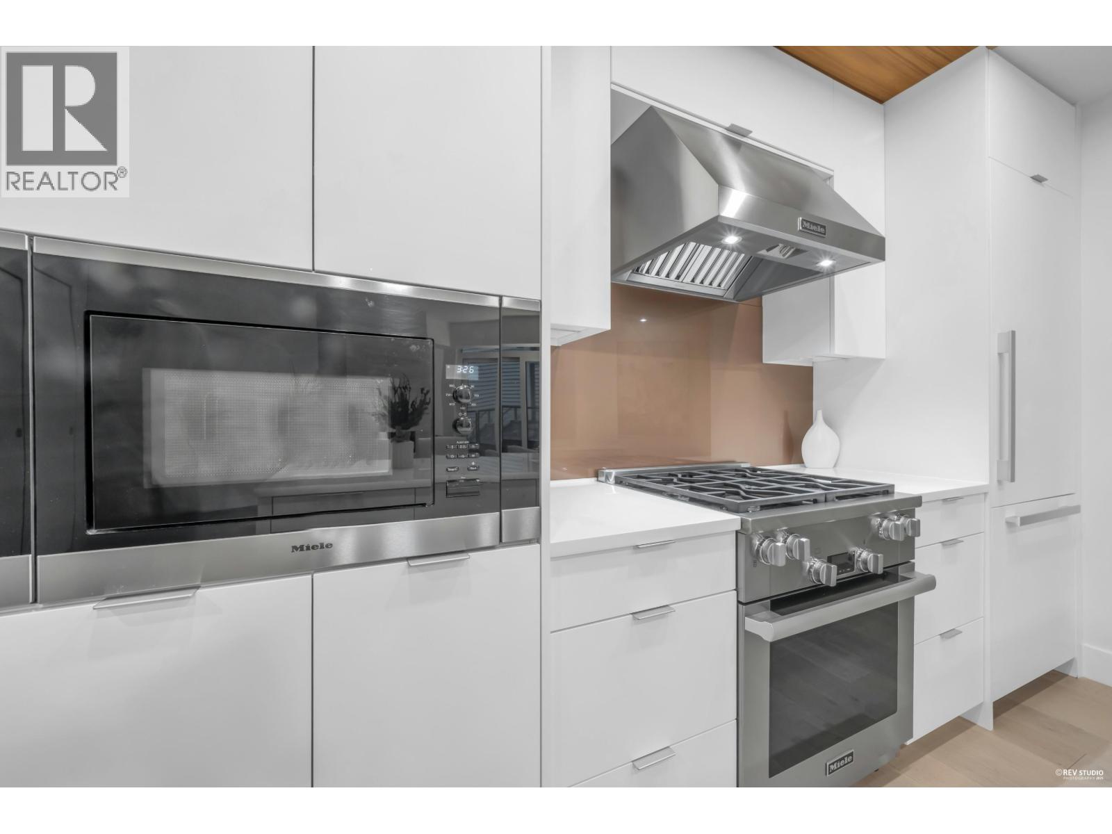 101 6699 NELSON AVENUE, West Vancouver