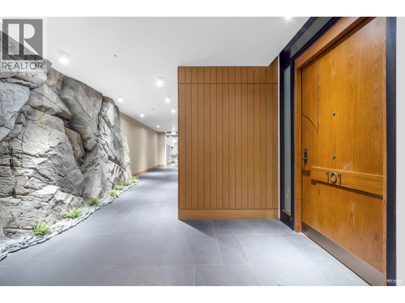 101 6699 NELSON AVENUE, West Vancouver