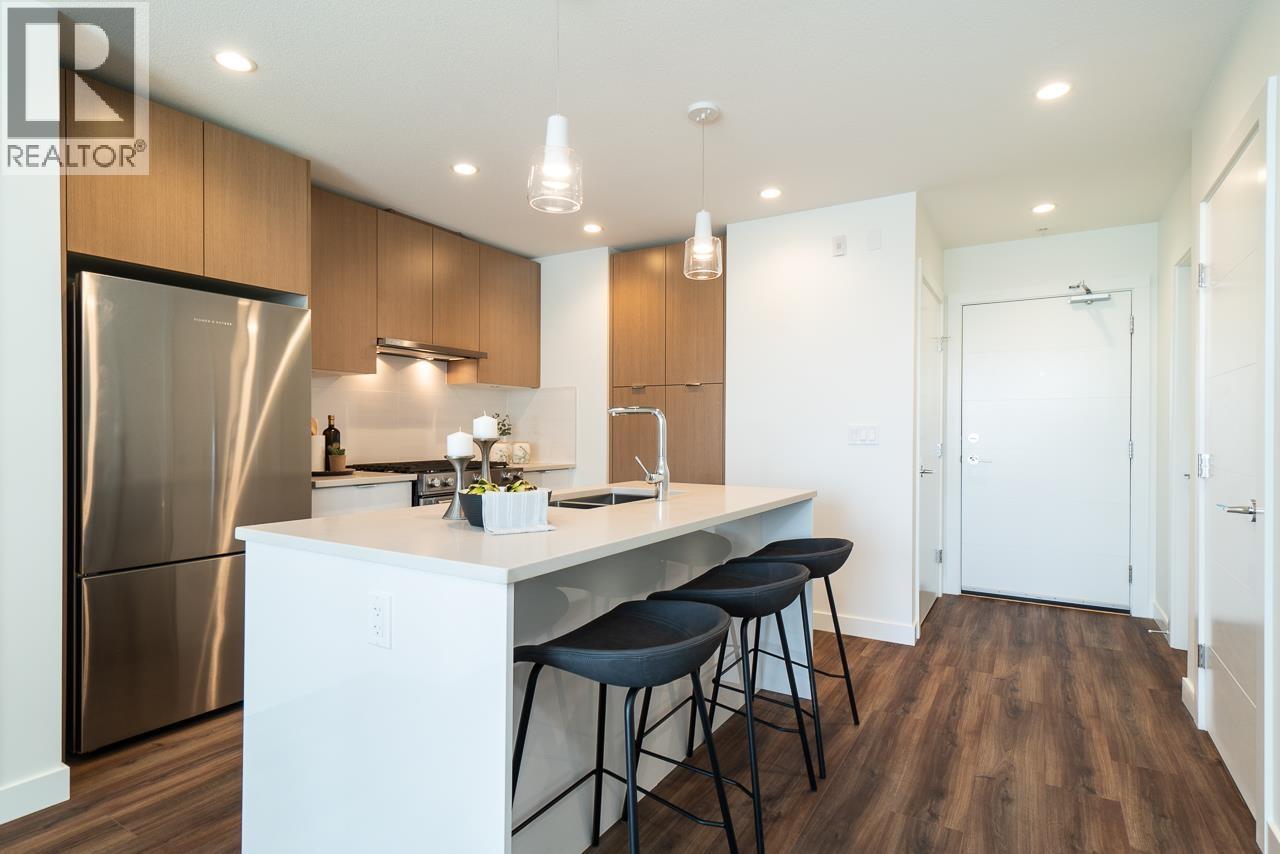 403 108 E 8TH STREET, North Vancouver