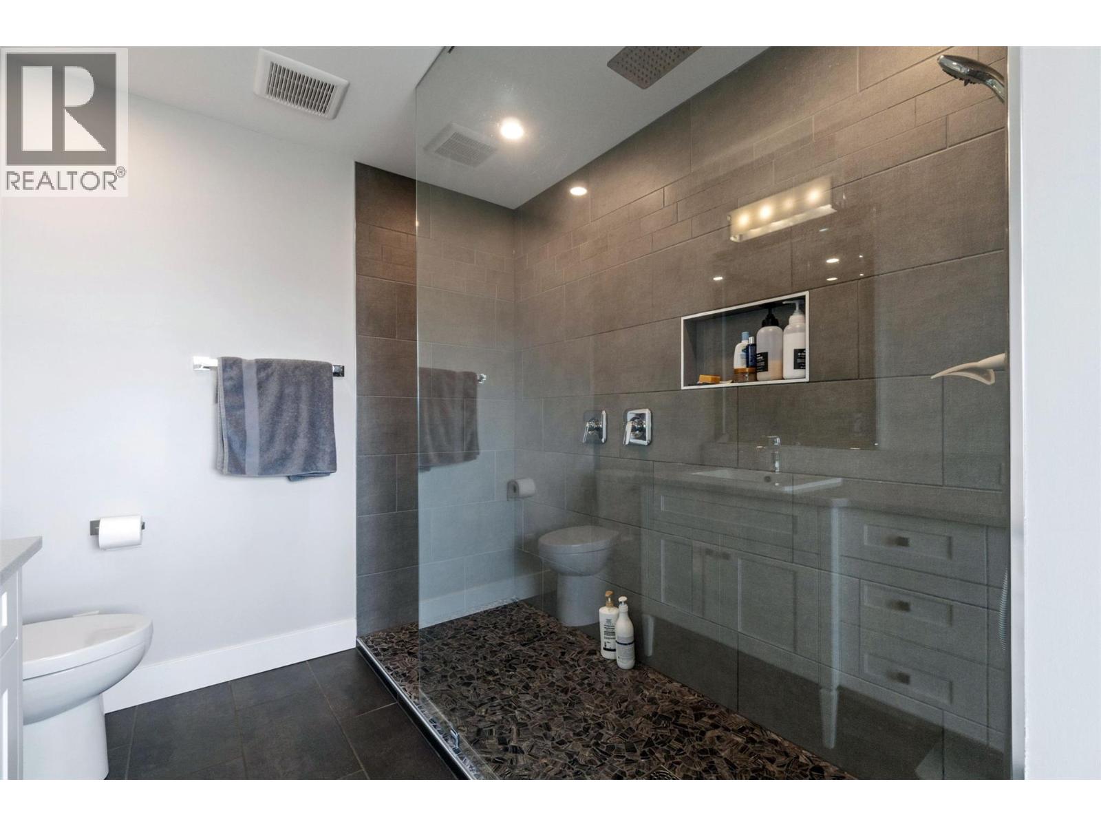 1351 15 Avenue SE, Salmon Arm