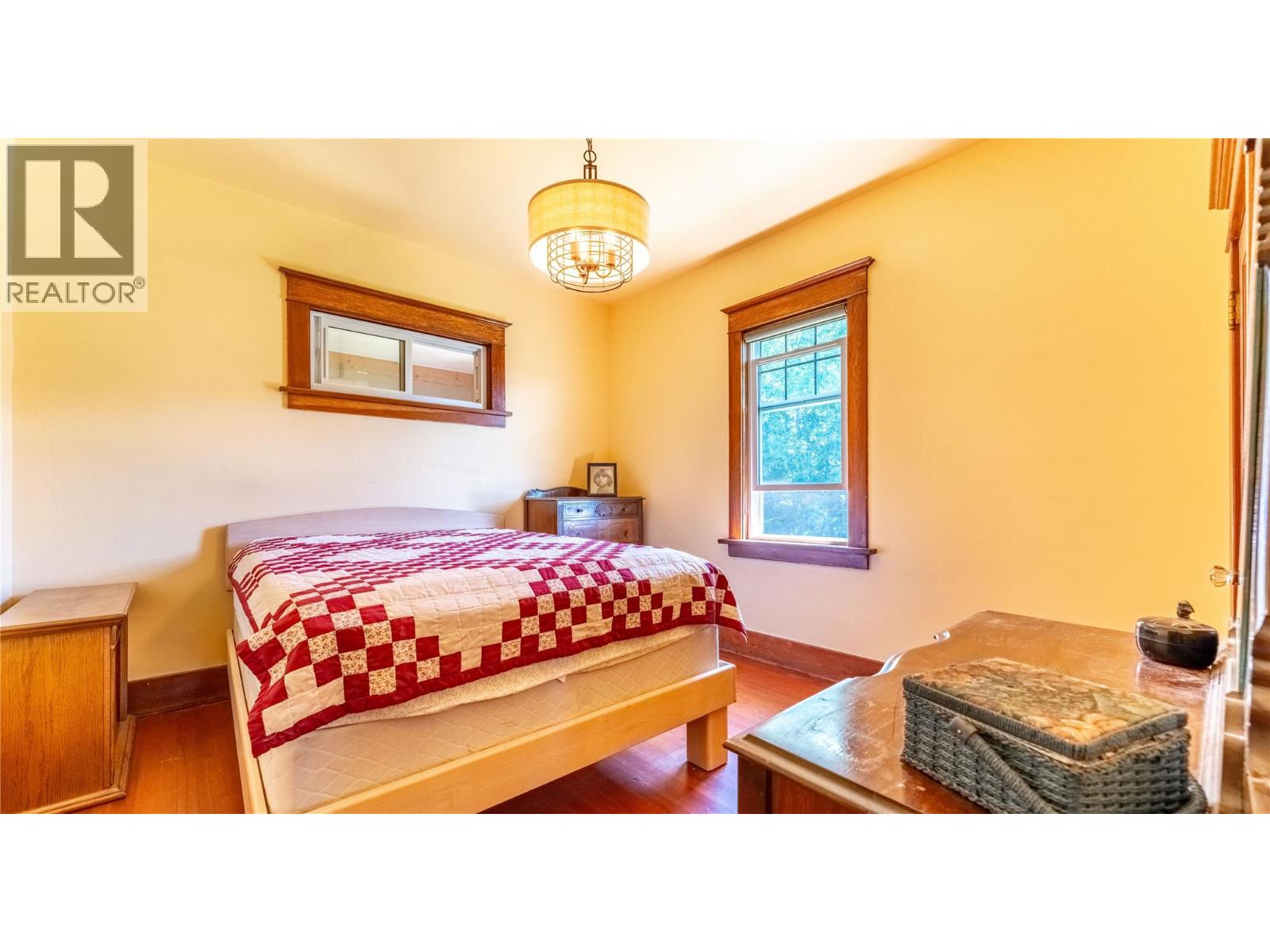 216 27TH Avenue, Creston