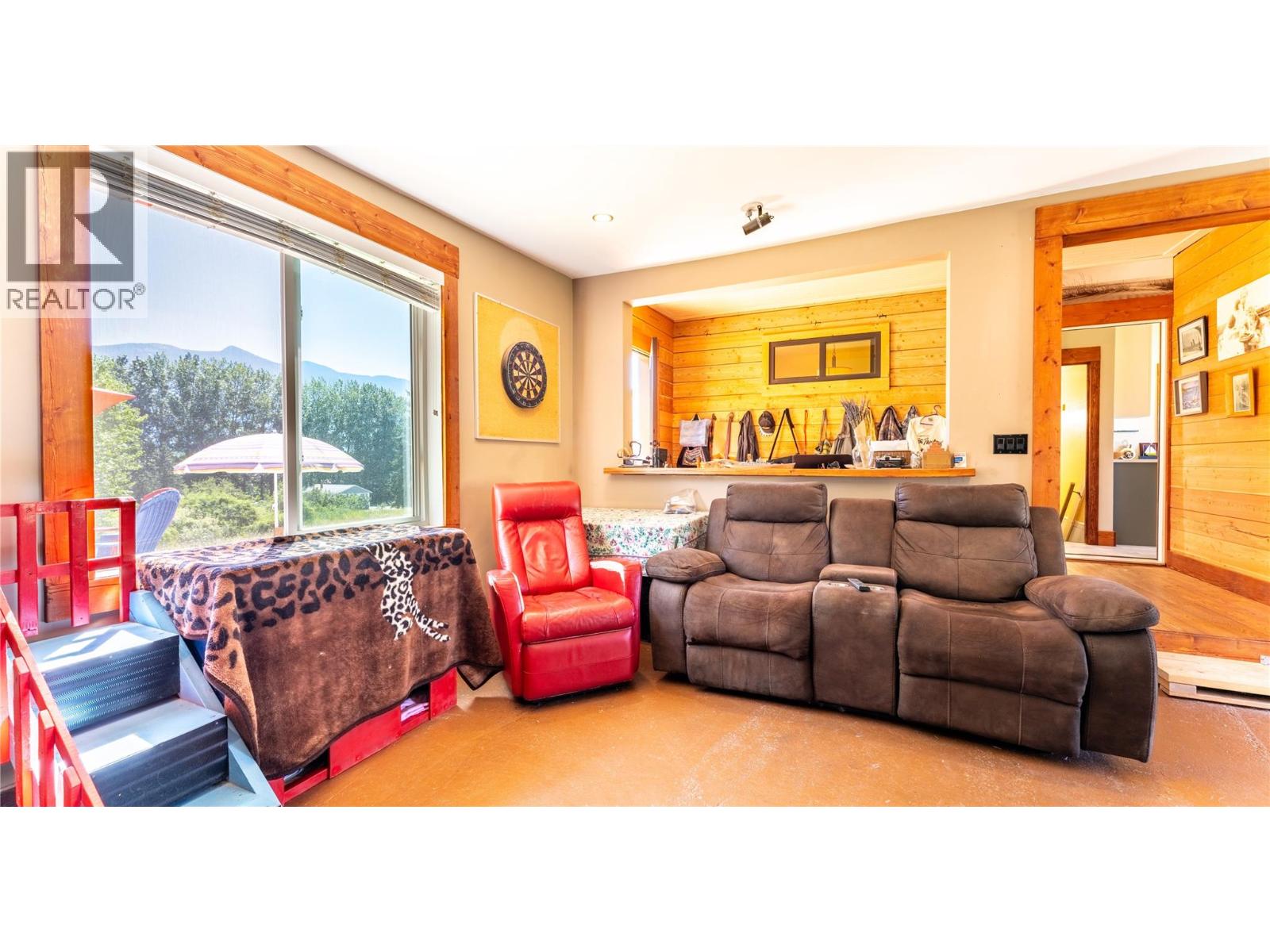 216 27TH Avenue, Creston