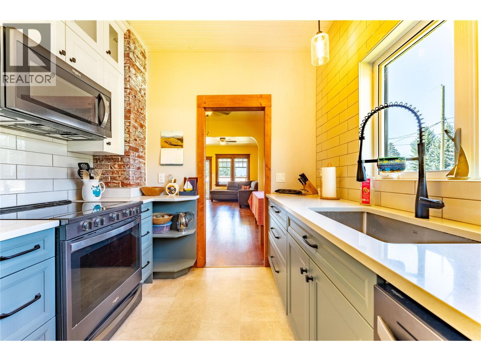 216 27TH Avenue, Creston