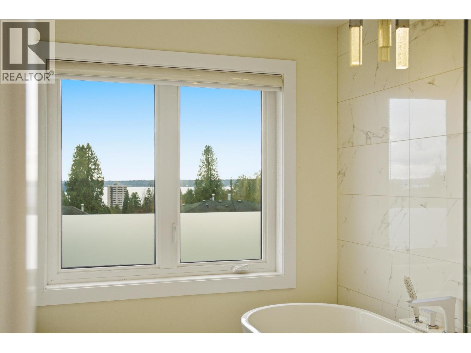 1468 KINGS AVENUE, West Vancouver