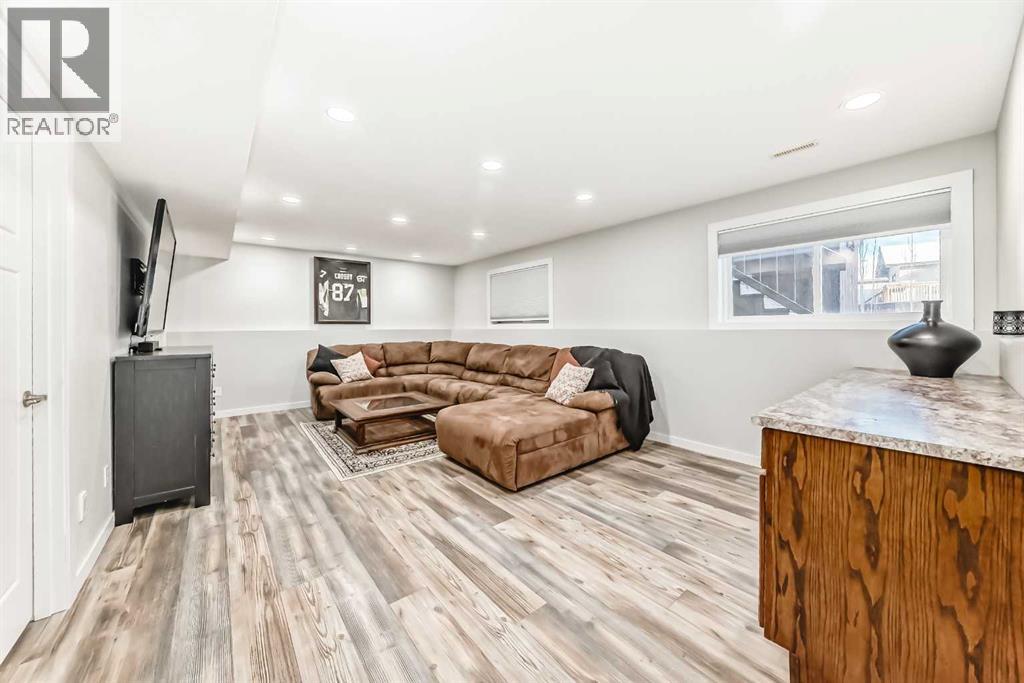 37 Heartland Crescent, Penhold