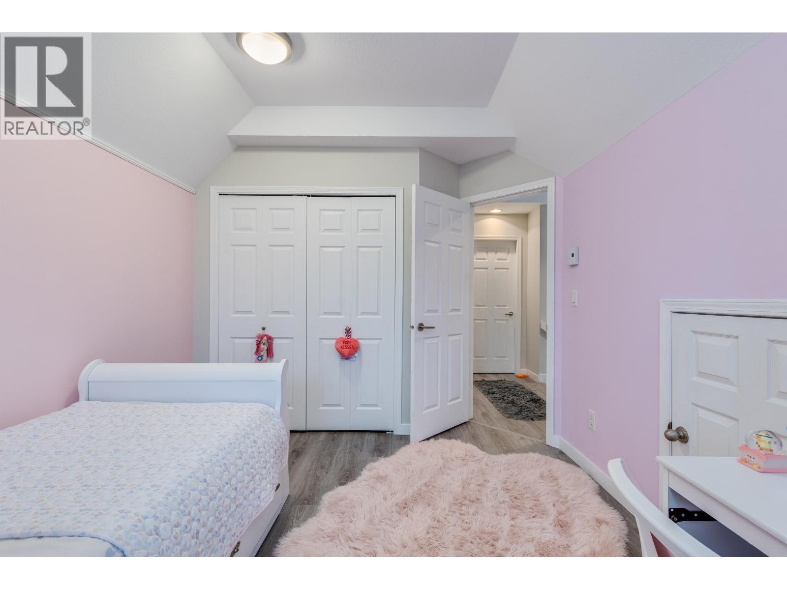 4 233 E 6TH STREET, North Vancouver