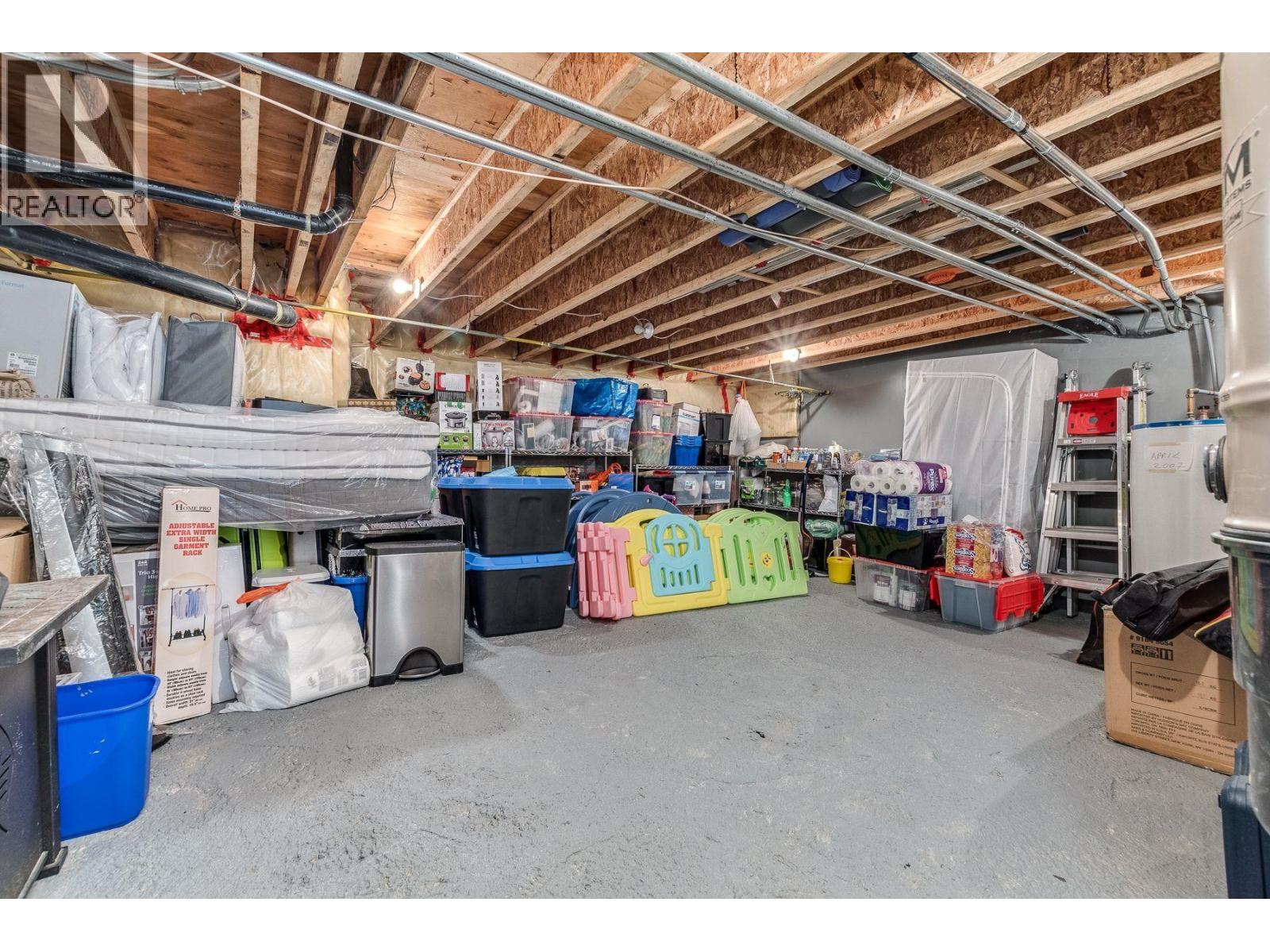 4 233 E 6TH STREET, North Vancouver