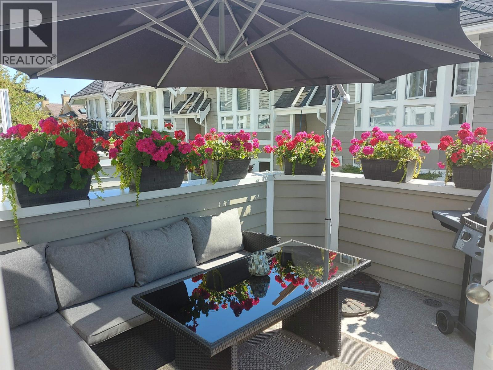 4 233 E 6TH STREET, North Vancouver