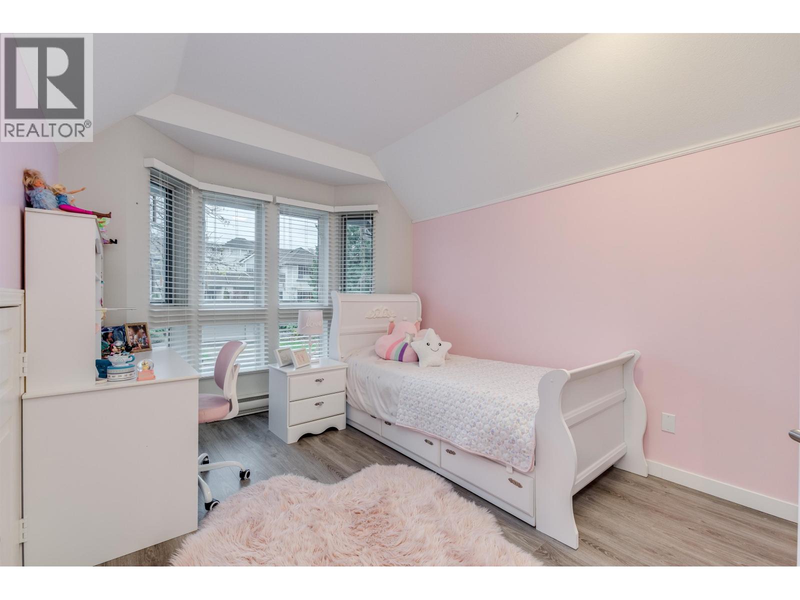 4 233 E 6TH STREET, North Vancouver