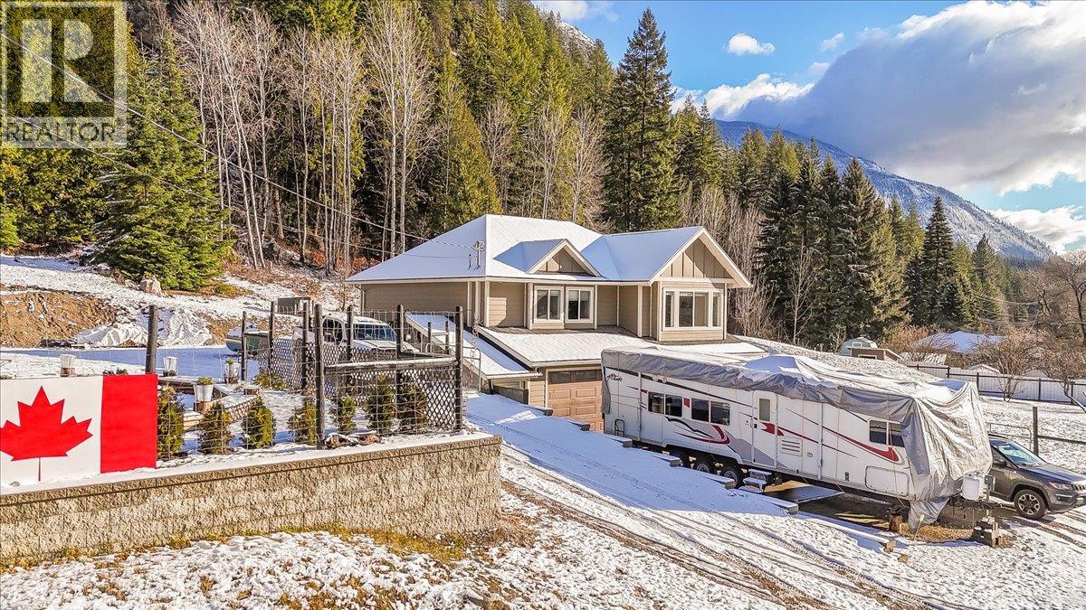 1953 SANDY Road, Castlegar