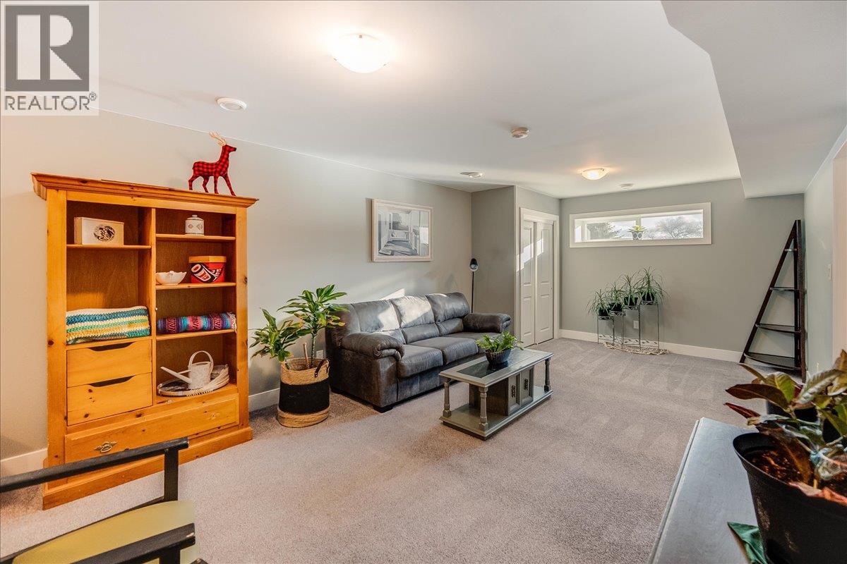 1953 SANDY Road, Castlegar