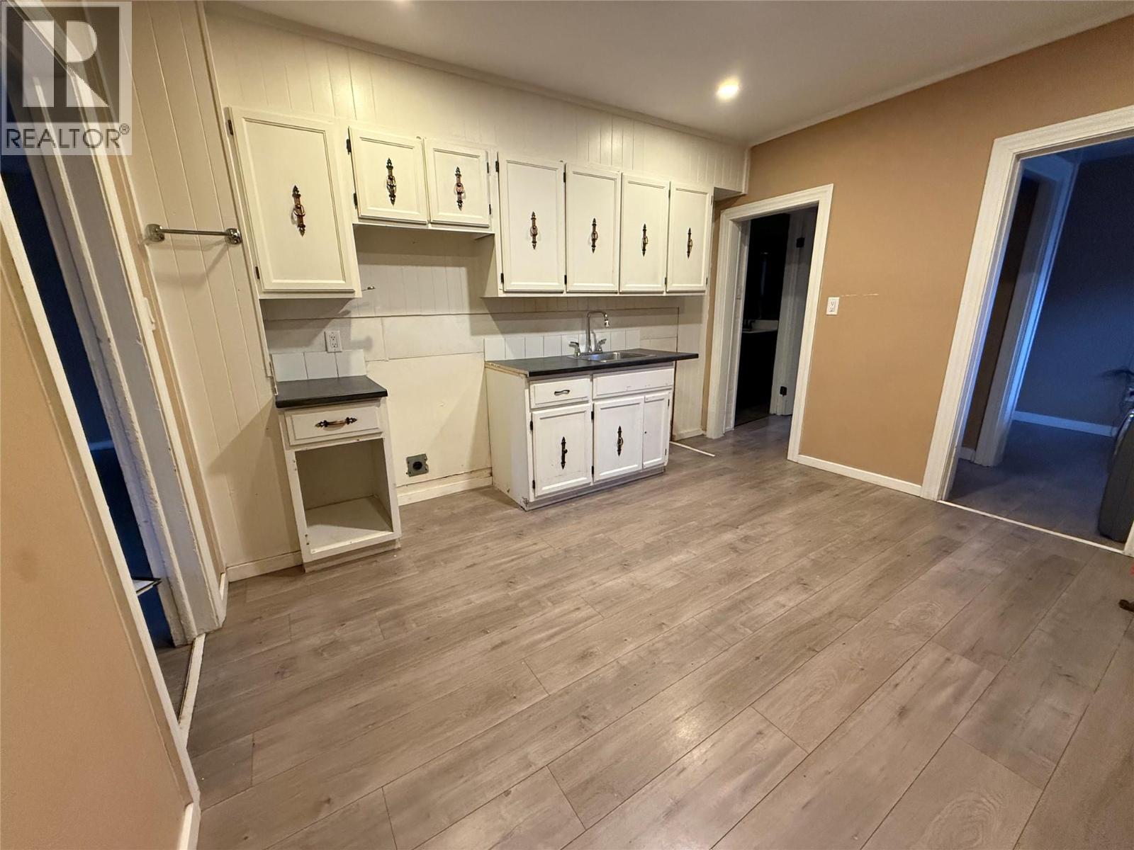 1442 Tamarac Avenue, Trail