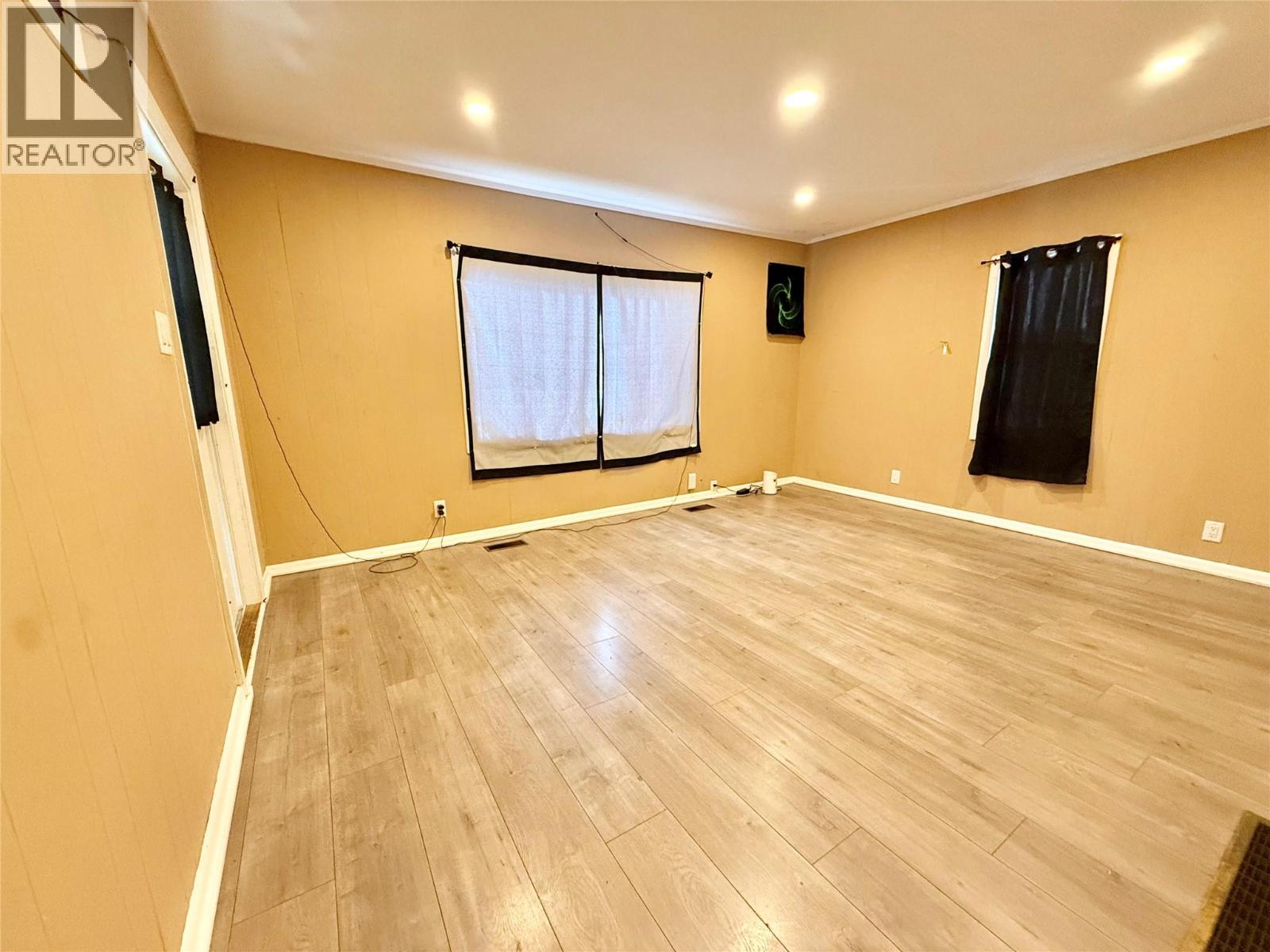 1442 Tamarac Avenue, Trail