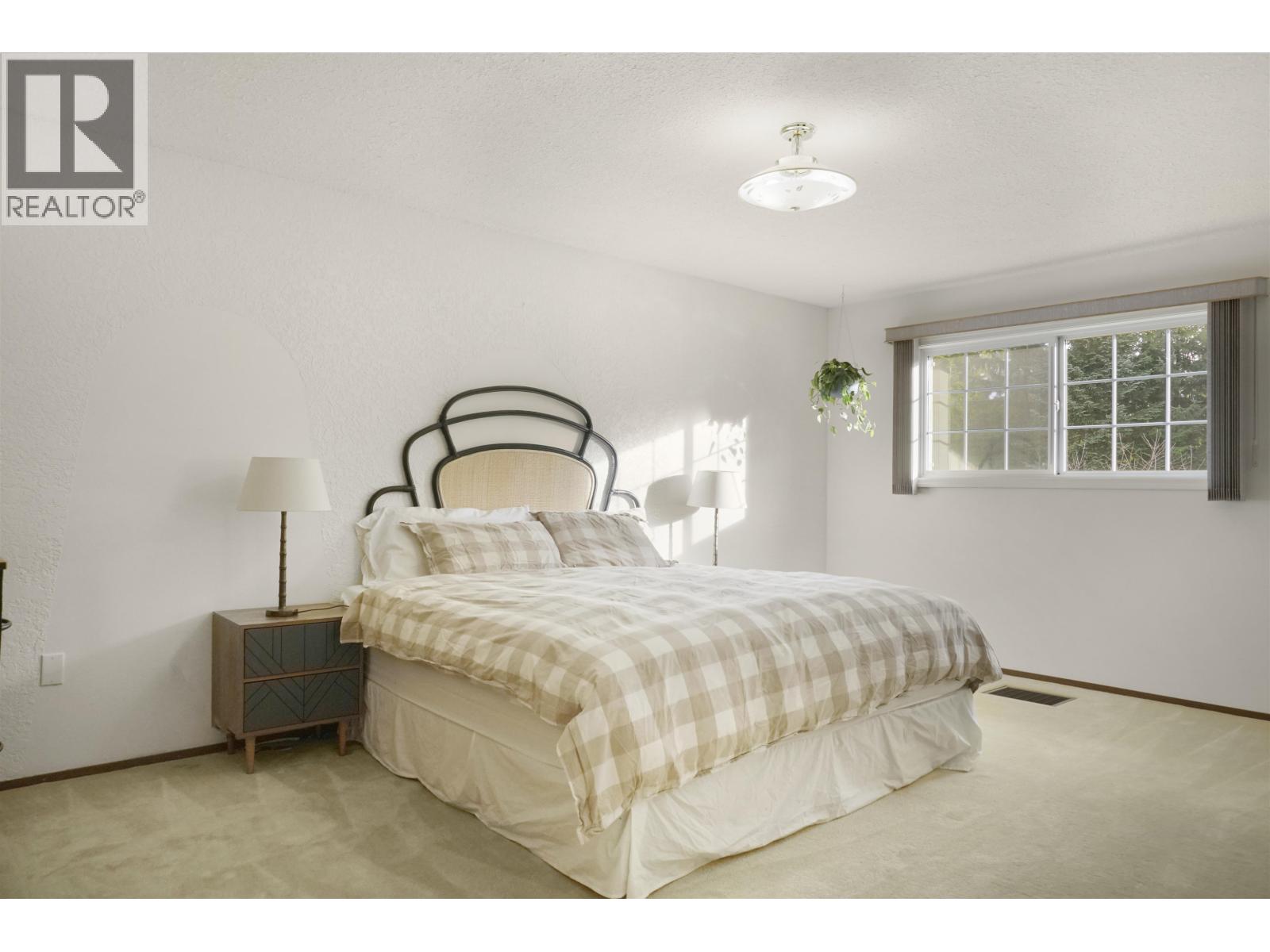 140 SMITH STREET, Kitimat