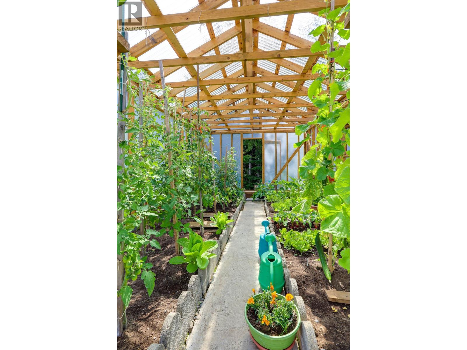 140 SMITH STREET, Kitimat