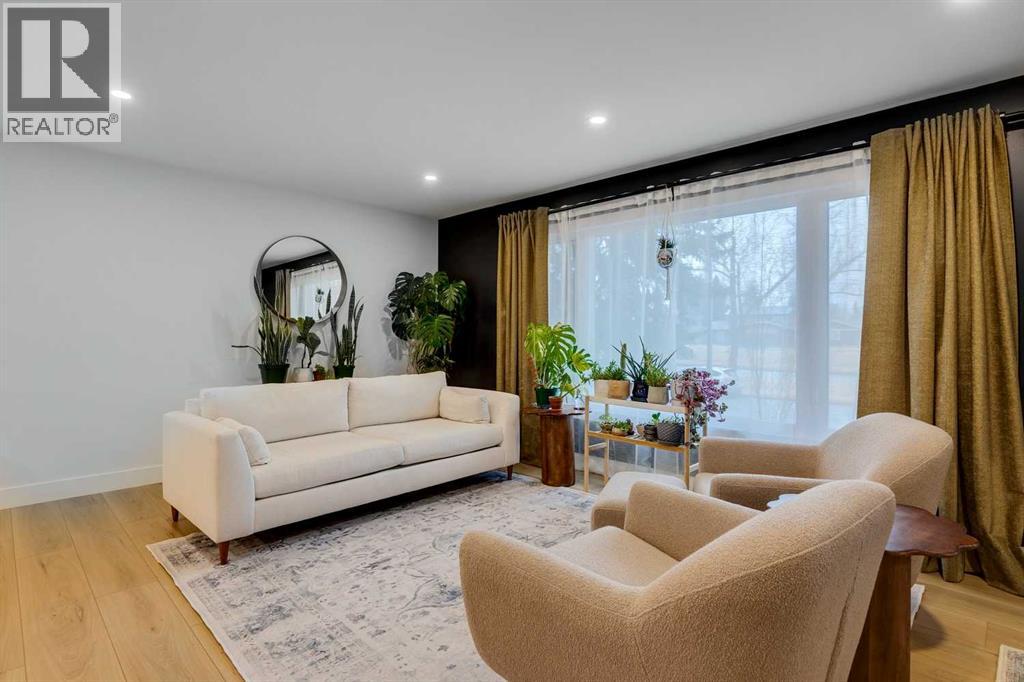 Single Family House for Sale in  Lake Ontario Drive SE Lake Bonavista Calgary 