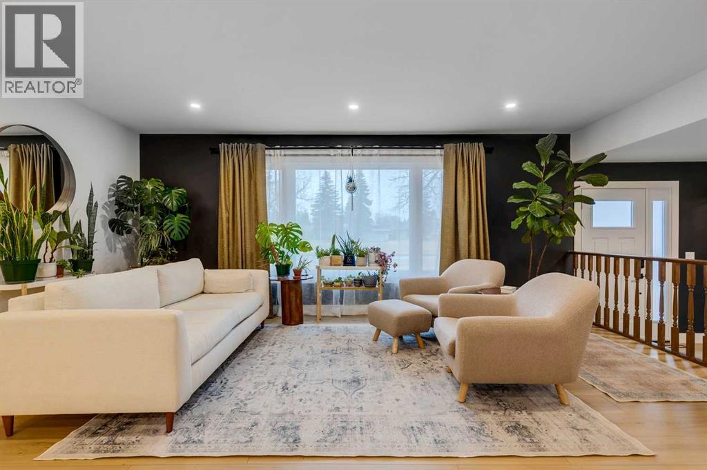 Single Family House for Sale in  Lake Ontario Drive SE Lake Bonavista Calgary 