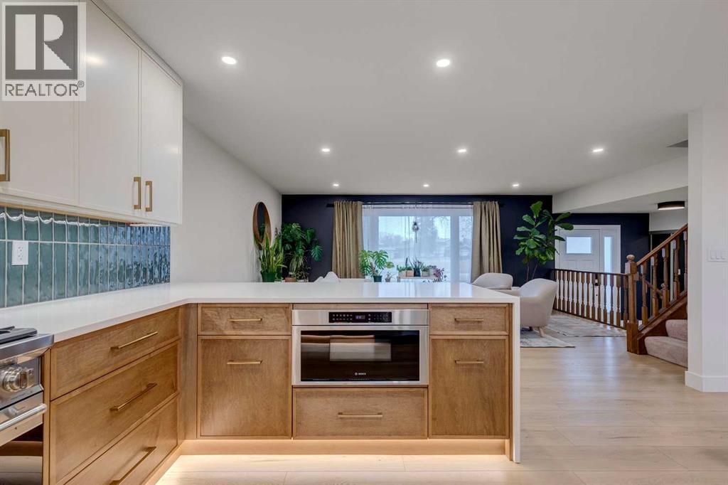 Single Family House for Sale in  Lake Ontario Drive SE Lake Bonavista Calgary 