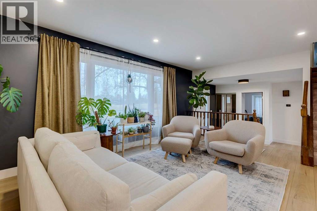 Single Family House for Sale in  Lake Ontario Drive SE Lake Bonavista Calgary 