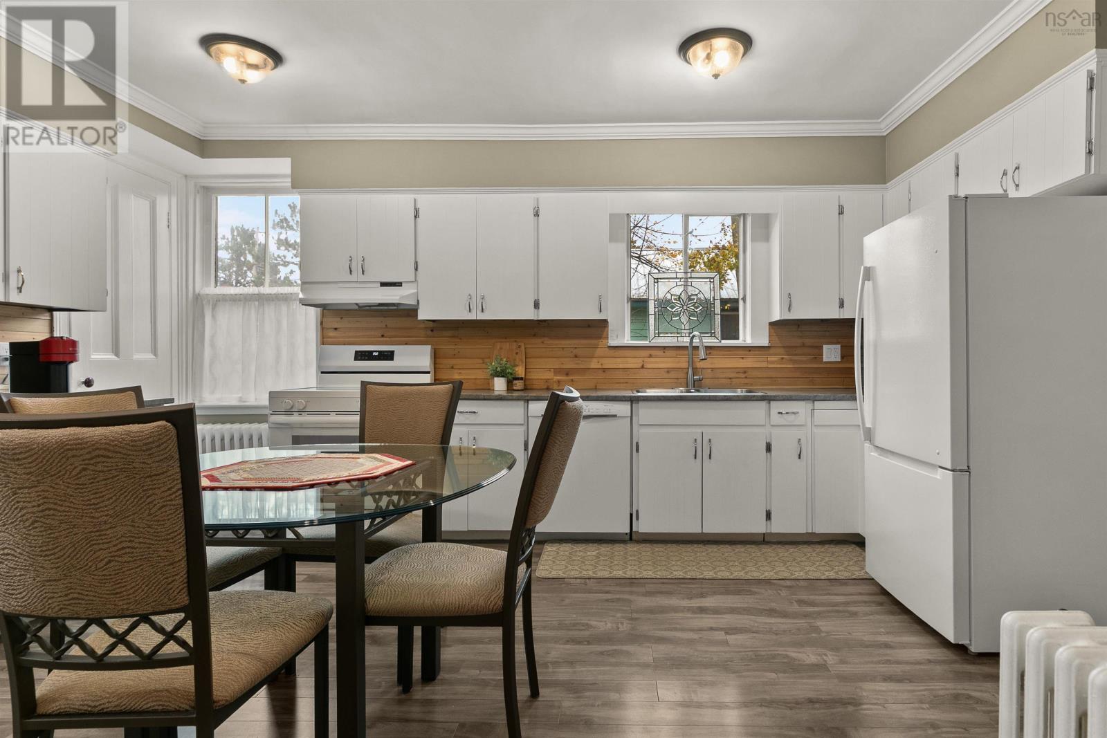 Property 21 of 50 of 202 Washington Street