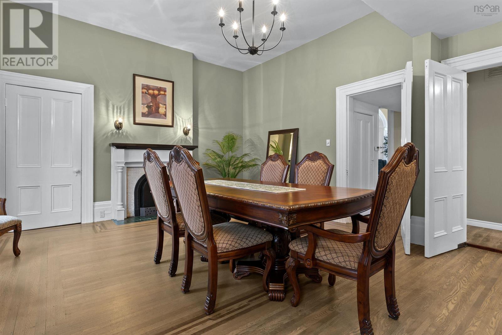 Property 17 of 50 of 202 Washington Street