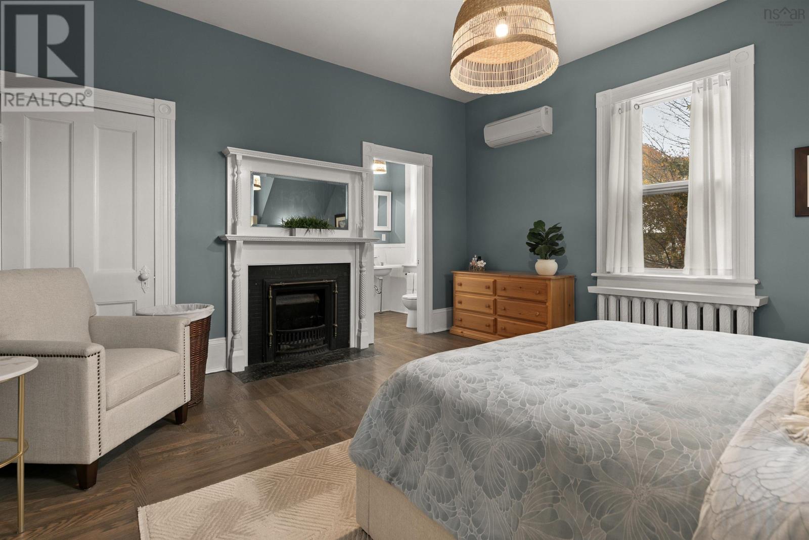 Property 26 of 50 of 202 Washington Street