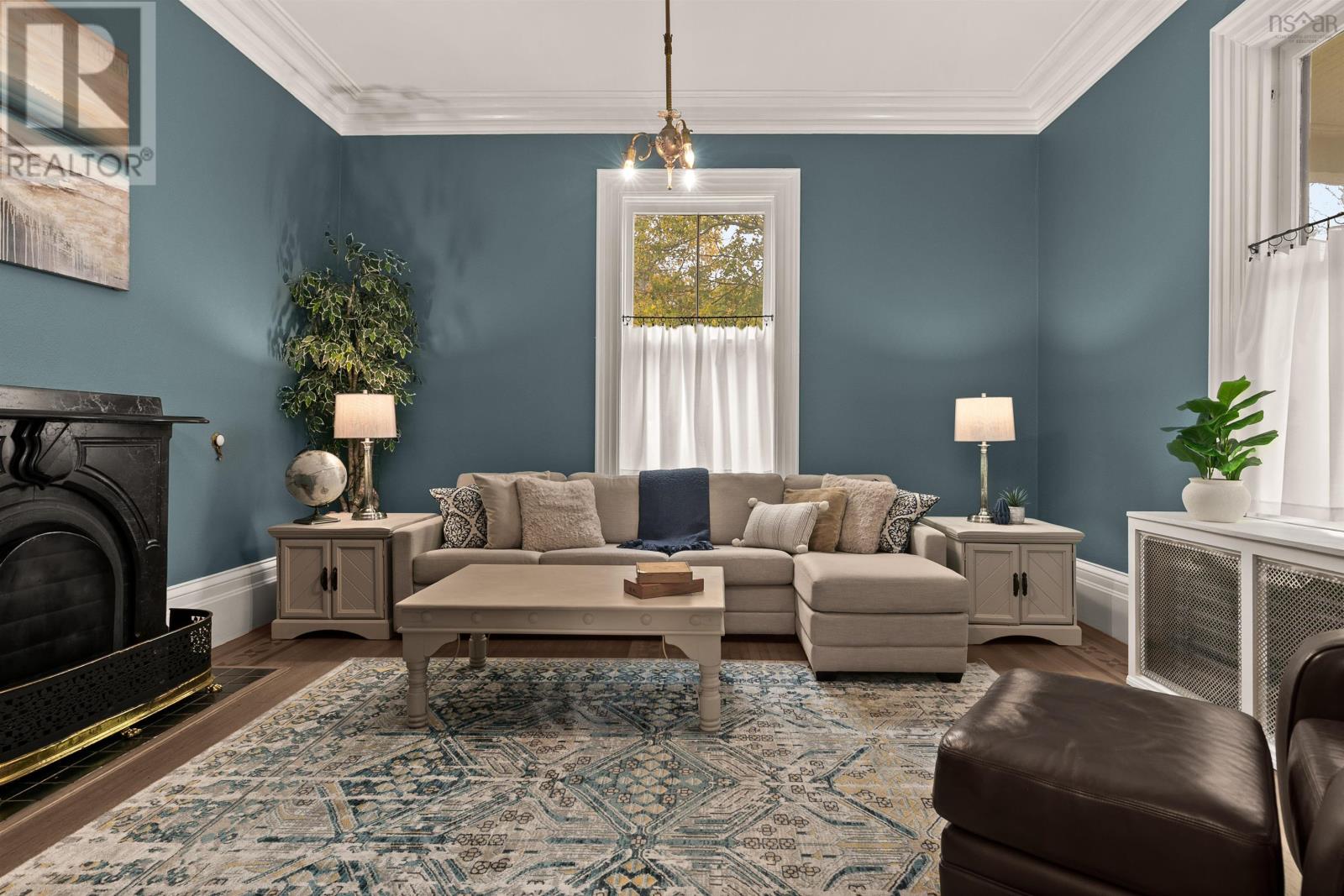 Property 14 of 50 of 202 Washington Street