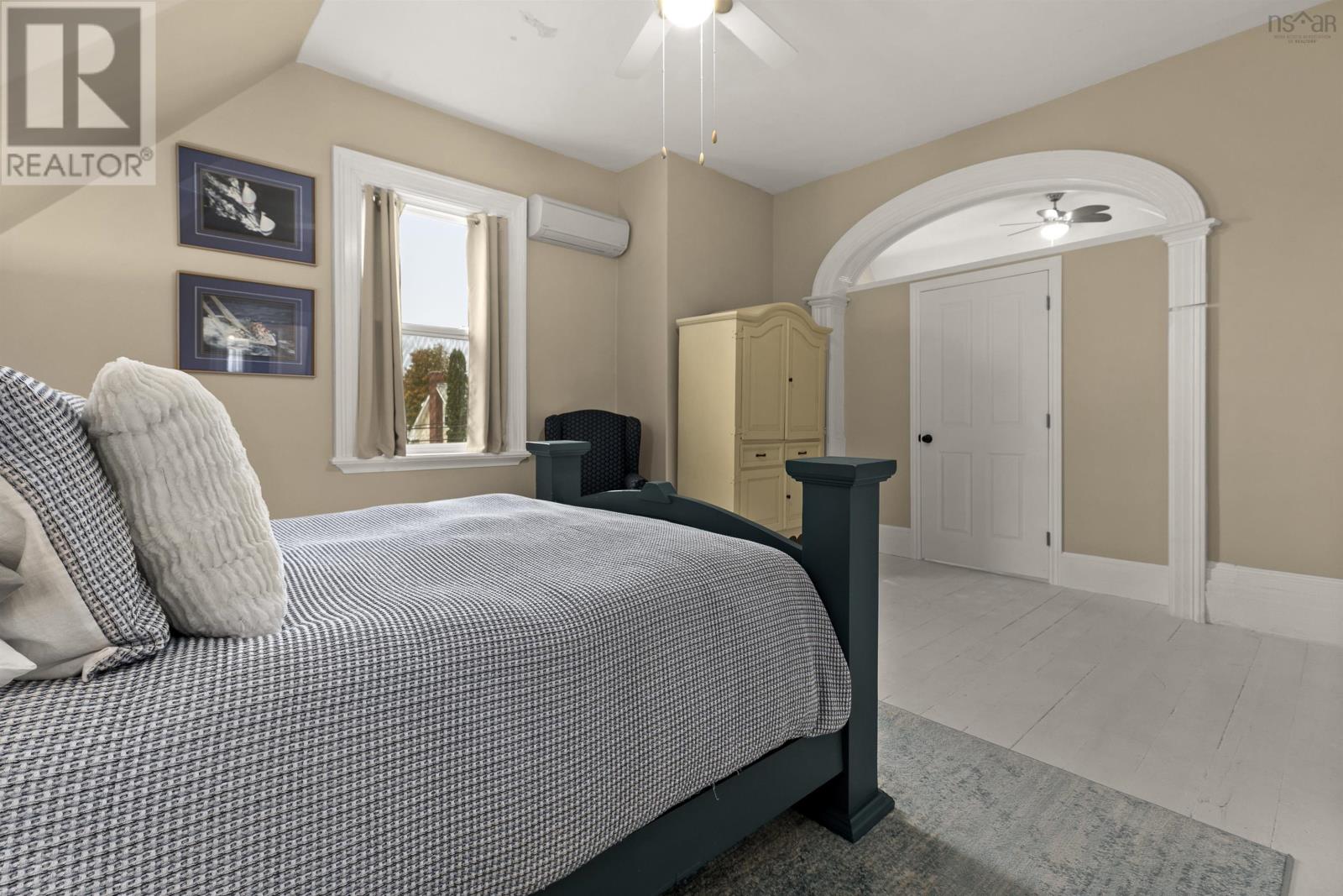 Property 29 of 50 of 202 Washington Street