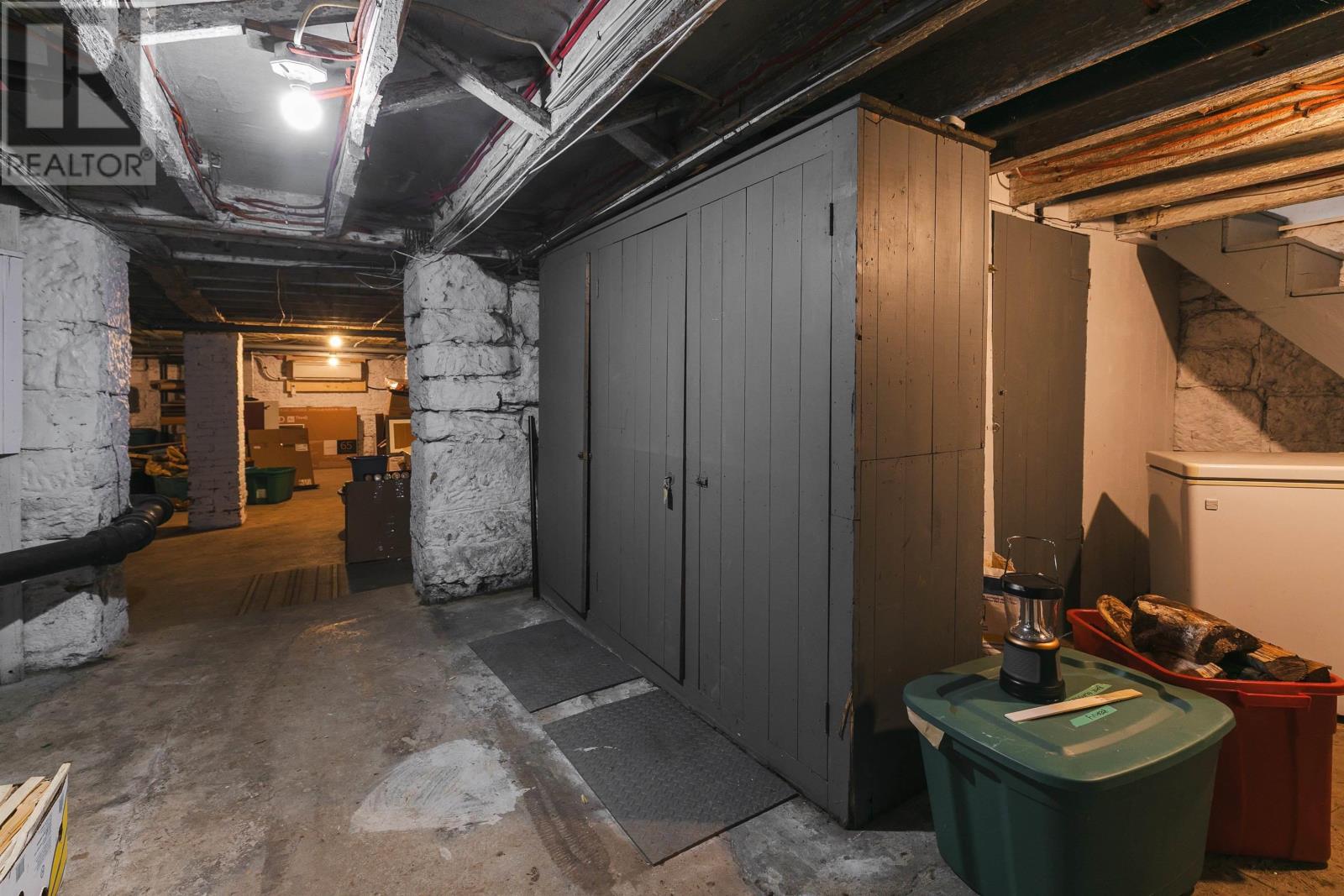 Property 37 of 50 of 202 Washington Street