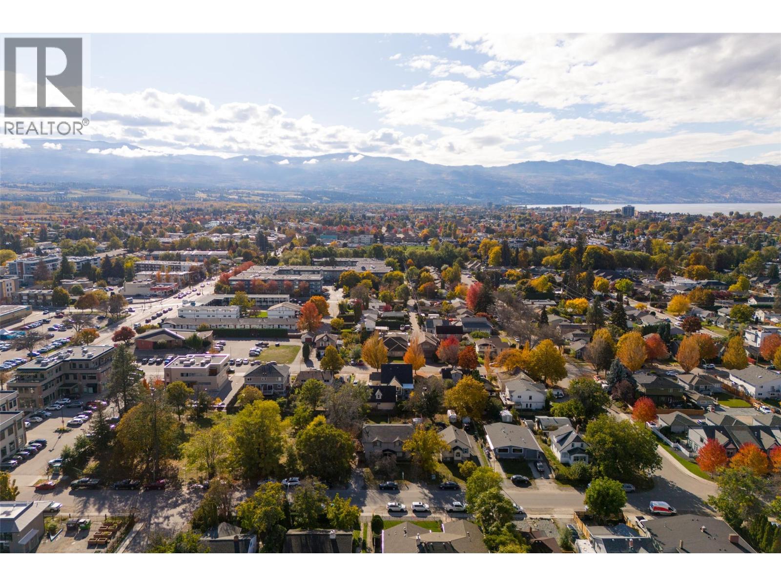  1025 Laurier Avenue, Kelowna