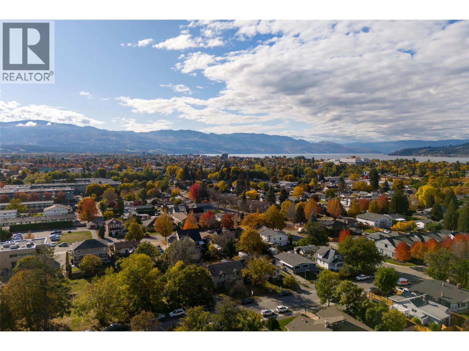  1025 Laurier Avenue, Kelowna