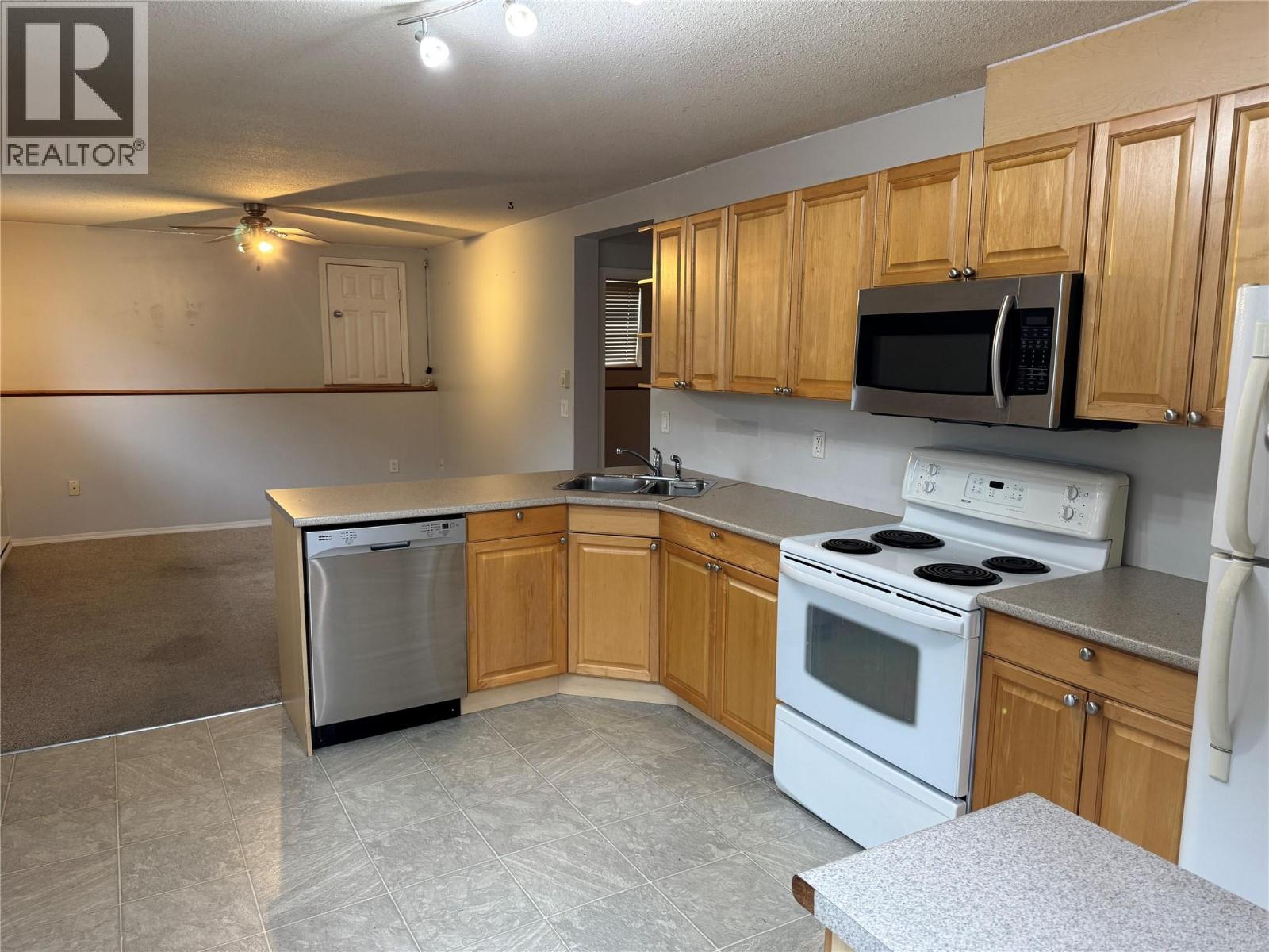  1025 Laurier Avenue, Kelowna