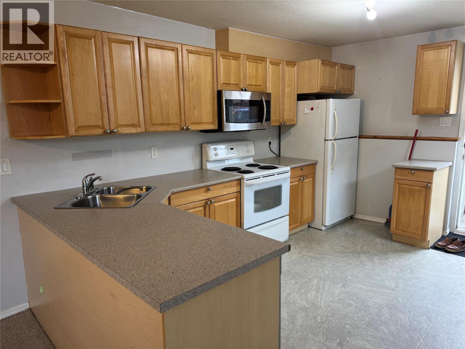  1025 Laurier Avenue, Kelowna