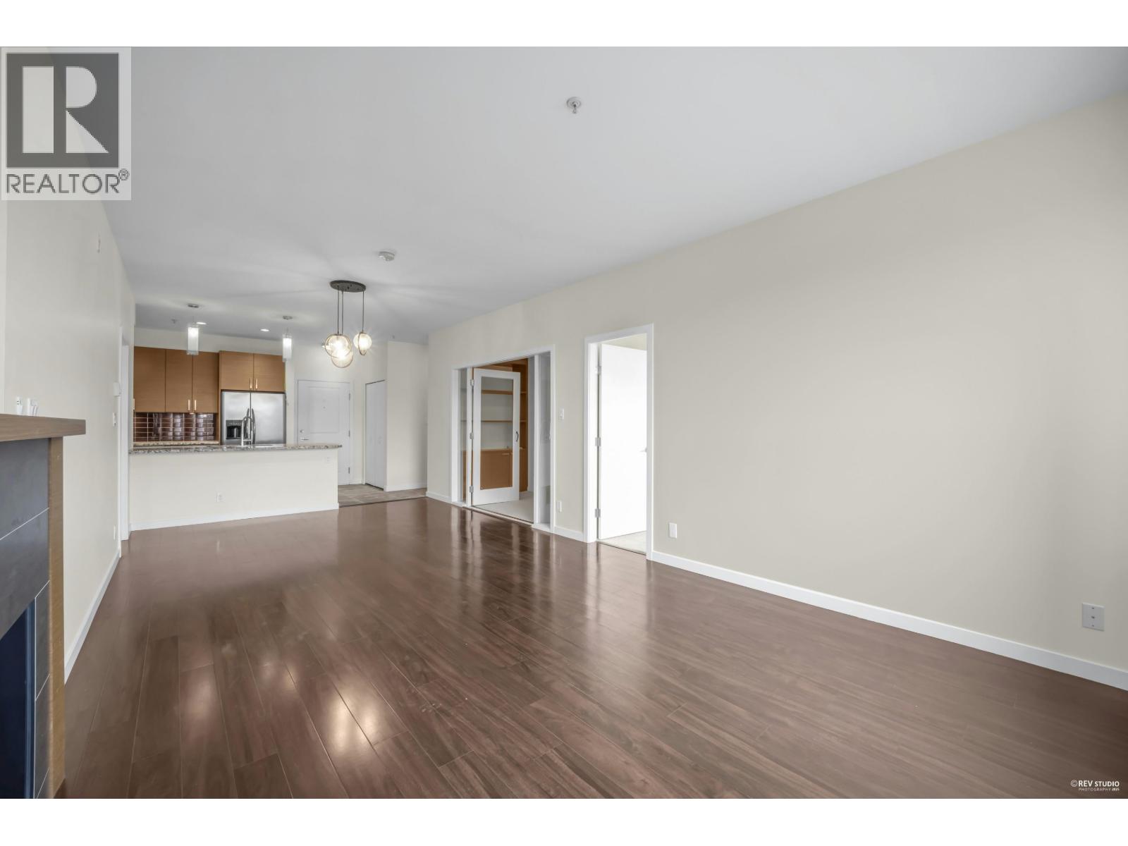 210 288 HAMPTON STREET, New Westminster