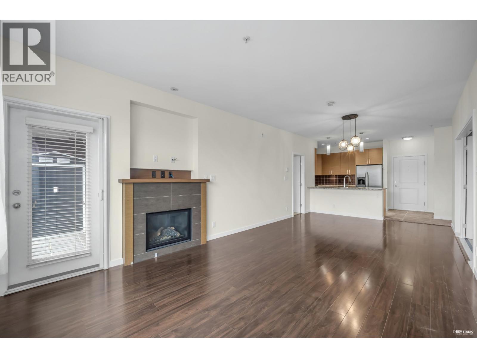 210 288 HAMPTON STREET, New Westminster