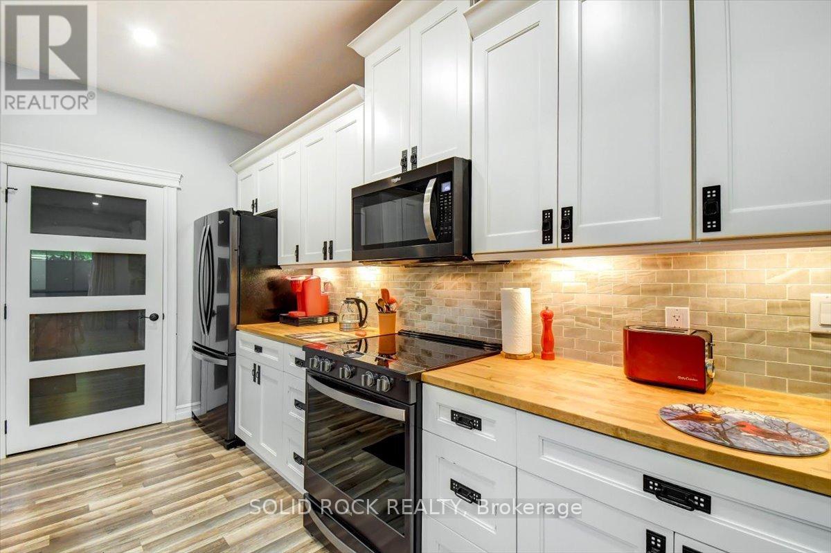 400 PIGDEN ROAD - 15