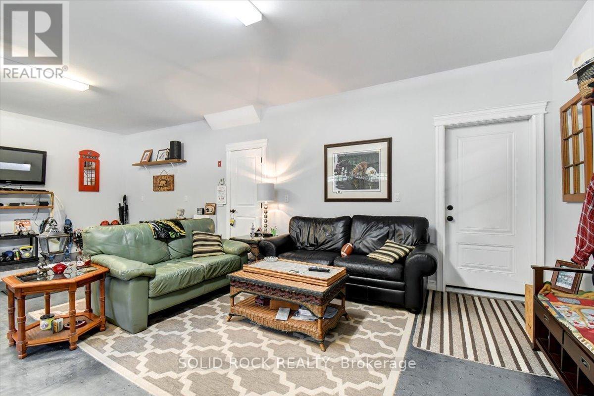 400 PIGDEN ROAD - 31