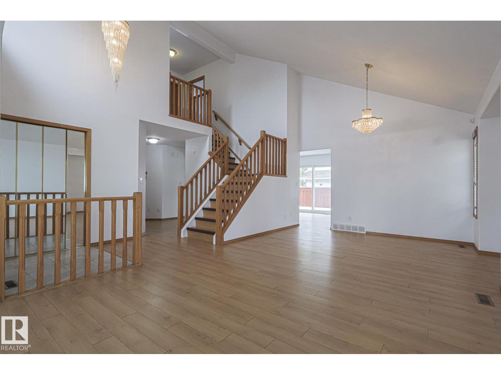 4631 43 AV NW, Edmonton