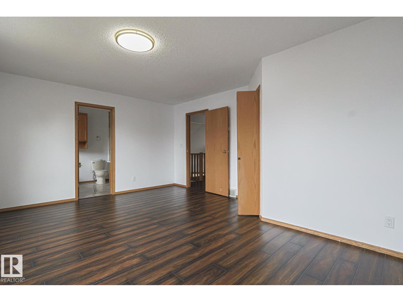 4631 43 AV NW, Edmonton