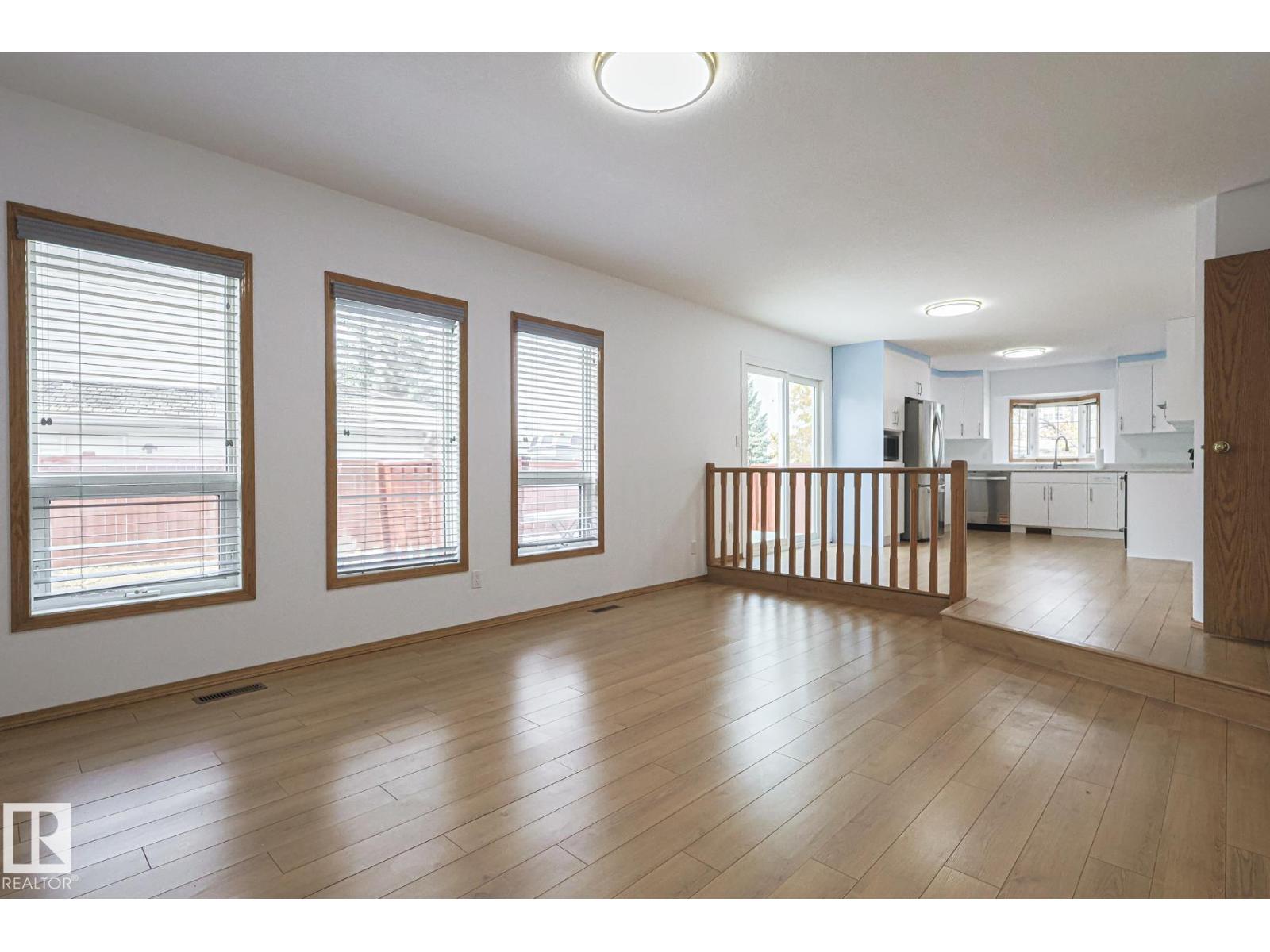 4631 43 AV NW, Edmonton